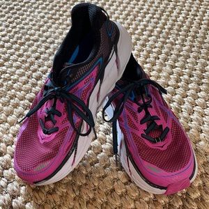 Hoka tennis shoes